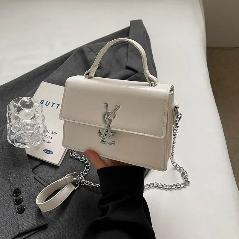 New chain small square bag - luxurious and fashionable