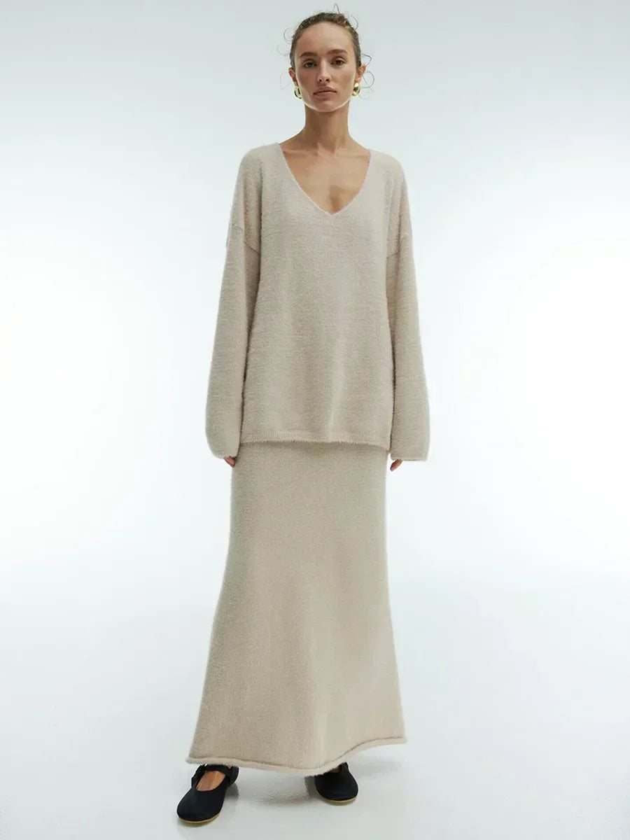 Wolfeel  Knitted V-neck Sweater Skirt Set