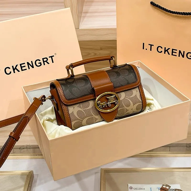 New minimalist and fashionable small handbag